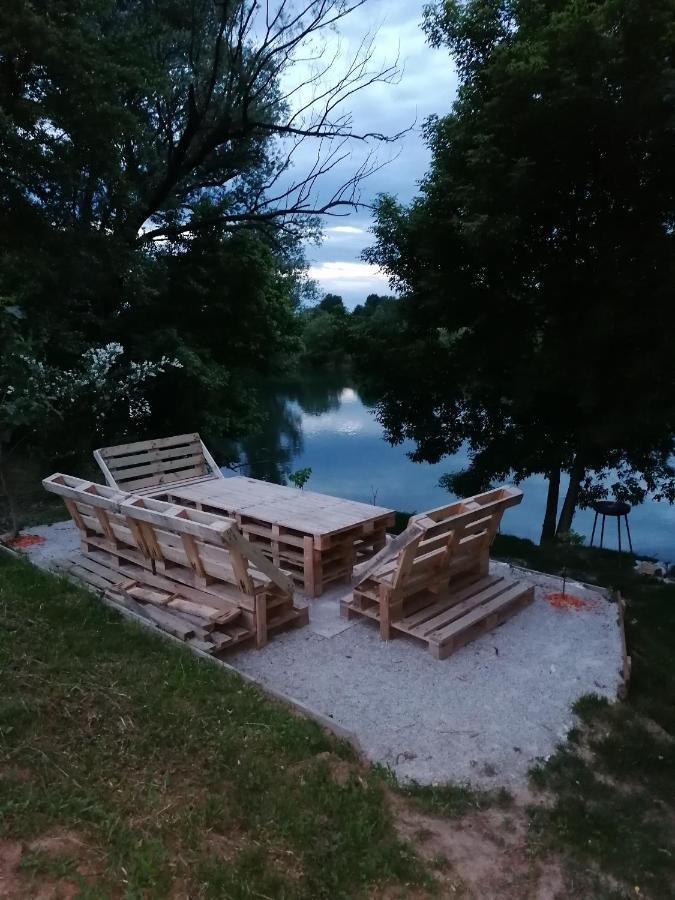 Studio Apartman Zorkovac Apartman Ozaly Kültér fotó